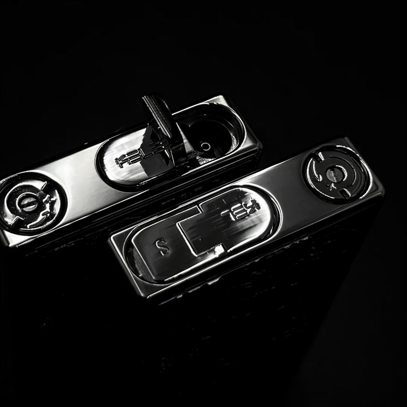 KELEISI Beauty & Beast Lighter