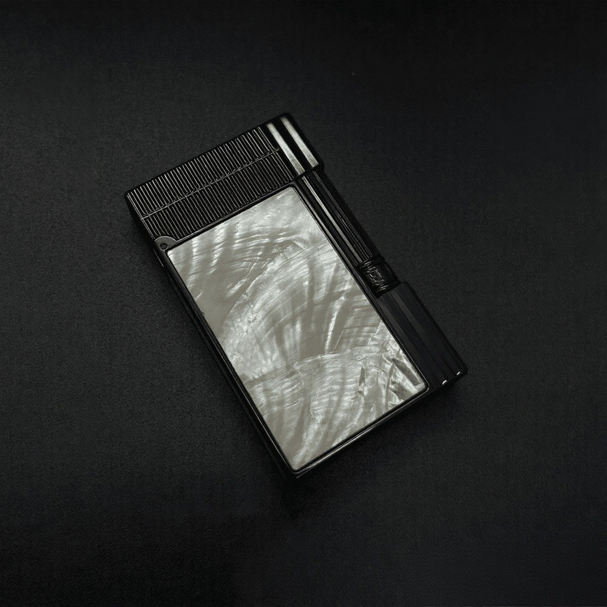 KELEISI Moonlit Shell Lighter